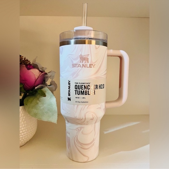🎉LAST PIECE🎉Stanley 40oz. Quencher H2.0 FlowState Tumbler Rose Quartz Swirl - Picture 3 of 9